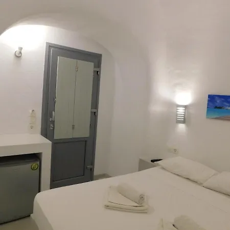 Thera Victory Center Fira (Santorini)